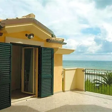 Capital 3*