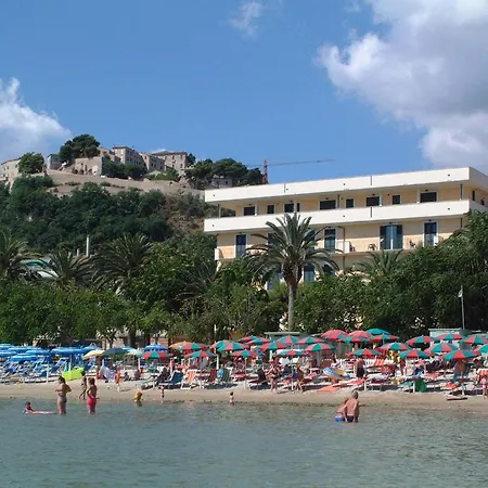 Capital Hotel 3*